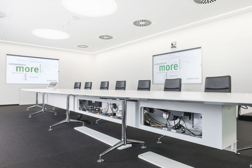 Boardroom Hamburg mit offenen Tischen
